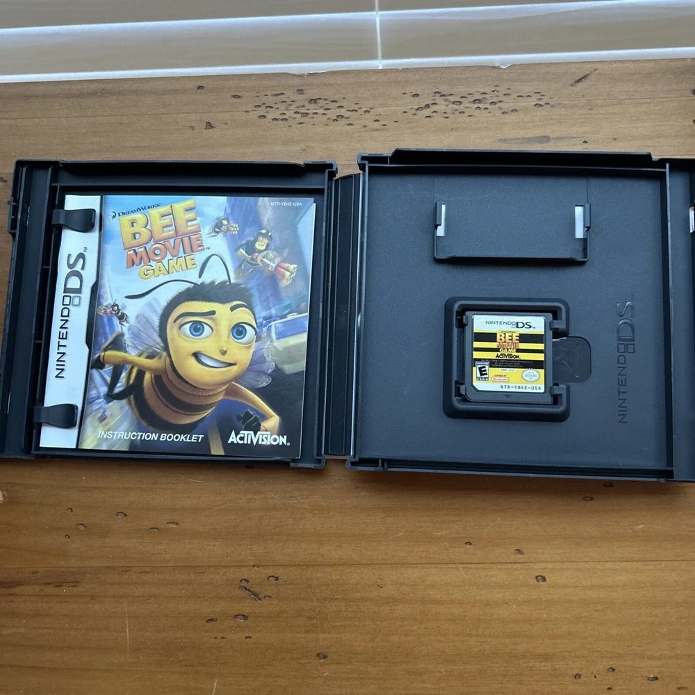 Nintendo DS Bee Movie Game, Original Case and Manual, 2007‎